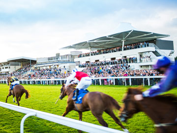 Horse racing at Doncaster